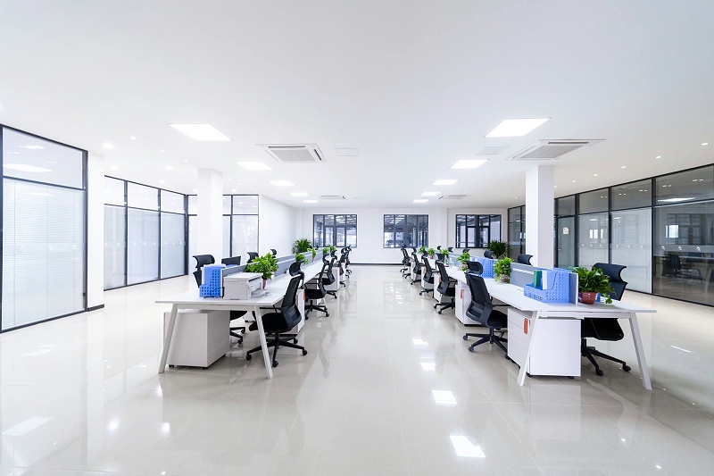 四川零零柒弱電工程公司帶你認(rèn)識(shí)，工廠辦公室場(chǎng)景下需要配備哪些安防設(shè)備？