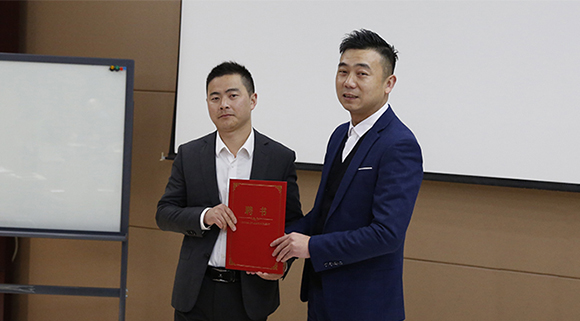 頭條！總經(jīng)理親自頒發(fā)聘書(shū)，科恩電器商學(xué)院迎來(lái)新校長(zhǎng)！